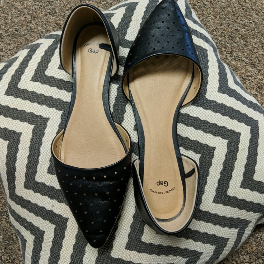 Pretty delicate Black flats